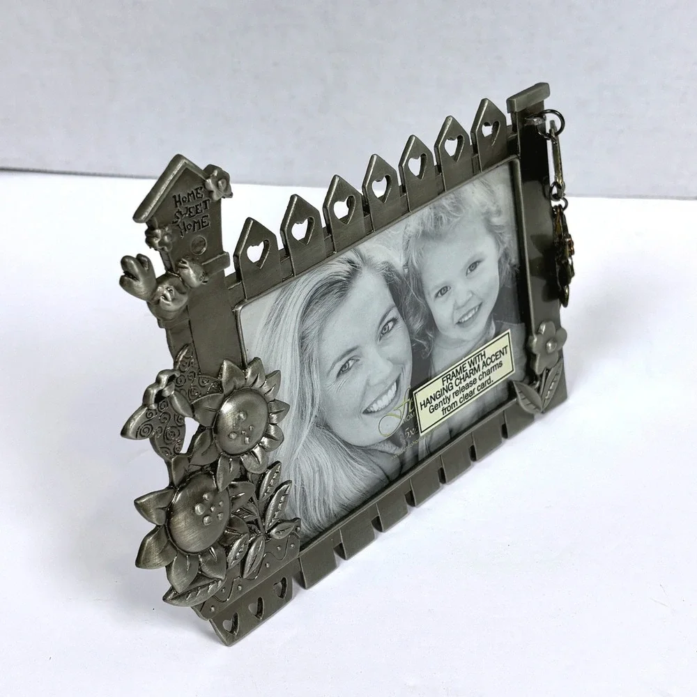 Vtg Fetco Pewter Family Charm PhotoFrame Picket Fence Flowers Country Garden